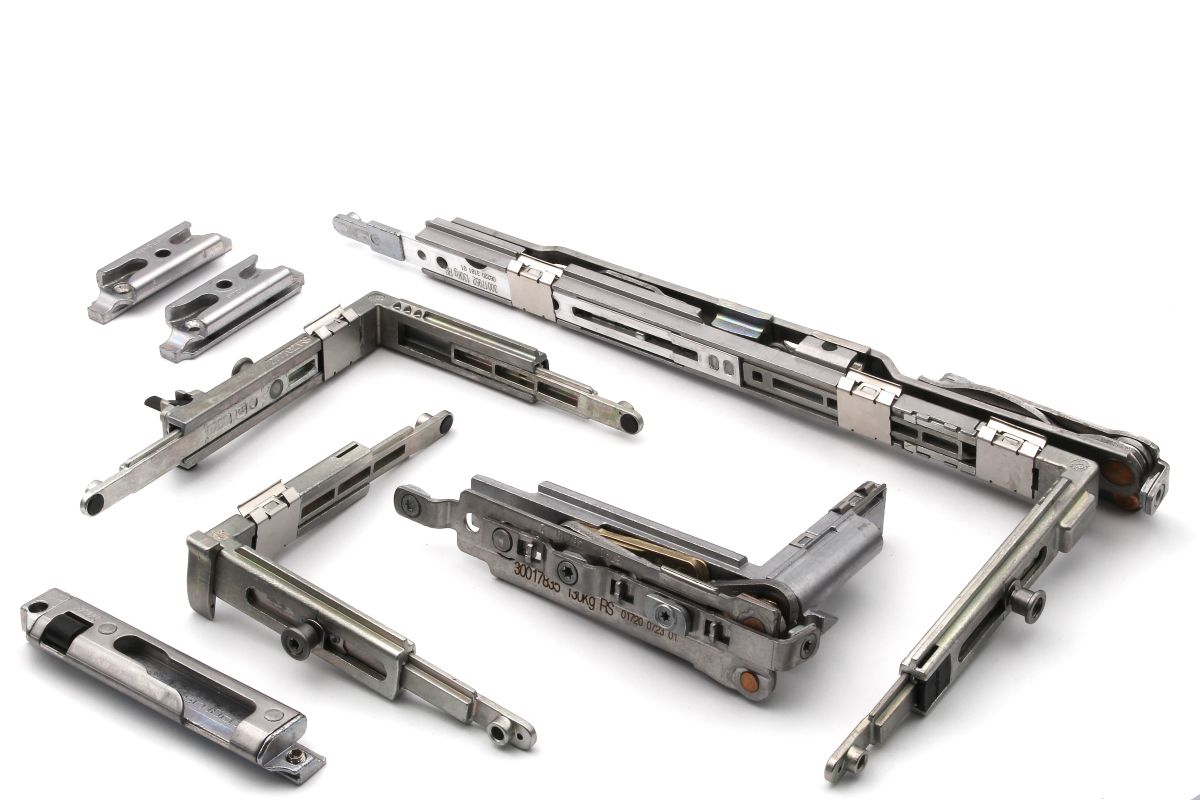 Schüco 277146 Kipp-vor-Dreh Grundbeschlag komplett 300 mm 130 kg AvanTec SimplySmart, DIN rechts